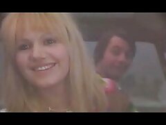 A la rubia le x videos rubias 19 encanta ponerse de rodillas y hacerle feliz