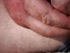 Dulce asiática está haciendo feliz a ese hombre usando su videos x de orgasmos boca