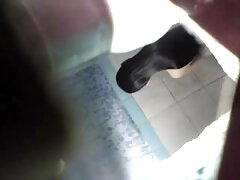Hombre hambriento estira a su colega de pelo negro durante videos x hd gratis la pausa del almuerzo