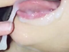 Belleza exótica con grandes tetas salta activamente sobre la herramienta videos x de viejas de su amante