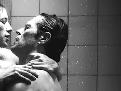 Esta pareja está enamorada y videos triple xx gratis están comprometidos en su ritual matutino.