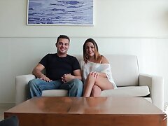 La rubia europea Cherry Kiss follada en un trío videos caseros xx x